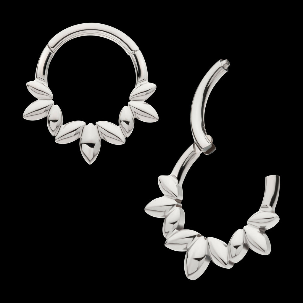 Clustered 3-Petal Flower Front Facing Hinged Segment Clicker Hoop Earring / Nosering – Titanium