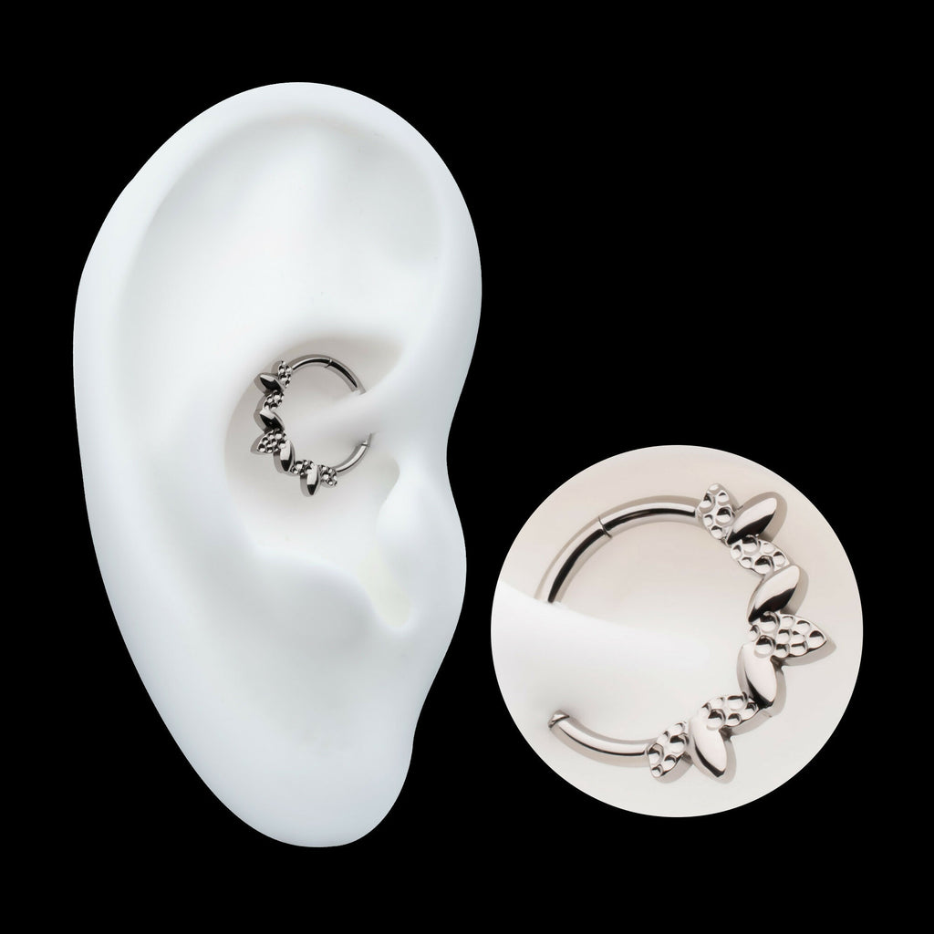 Clustered Hammered & Shiny 3-Petal Flower Front Facing Hinged Segment Clicker Hoop Earring / Nosering – Titanium
