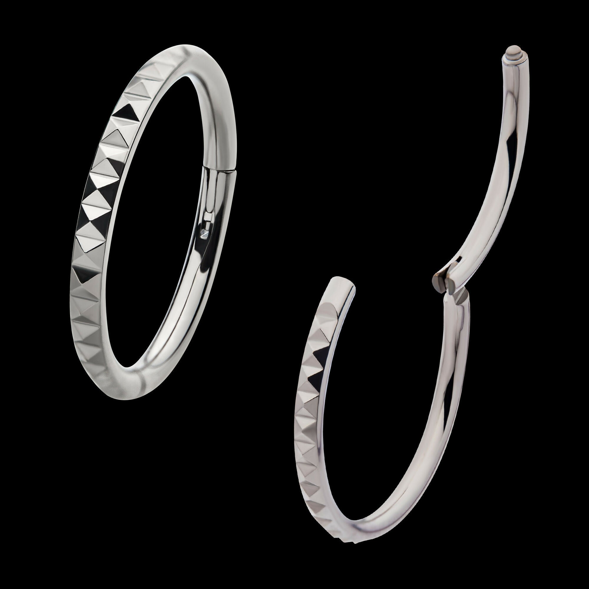 Pyramid Design Side Facing Hinged Segment Clicker Hoop Earring / Nosering – Titanium