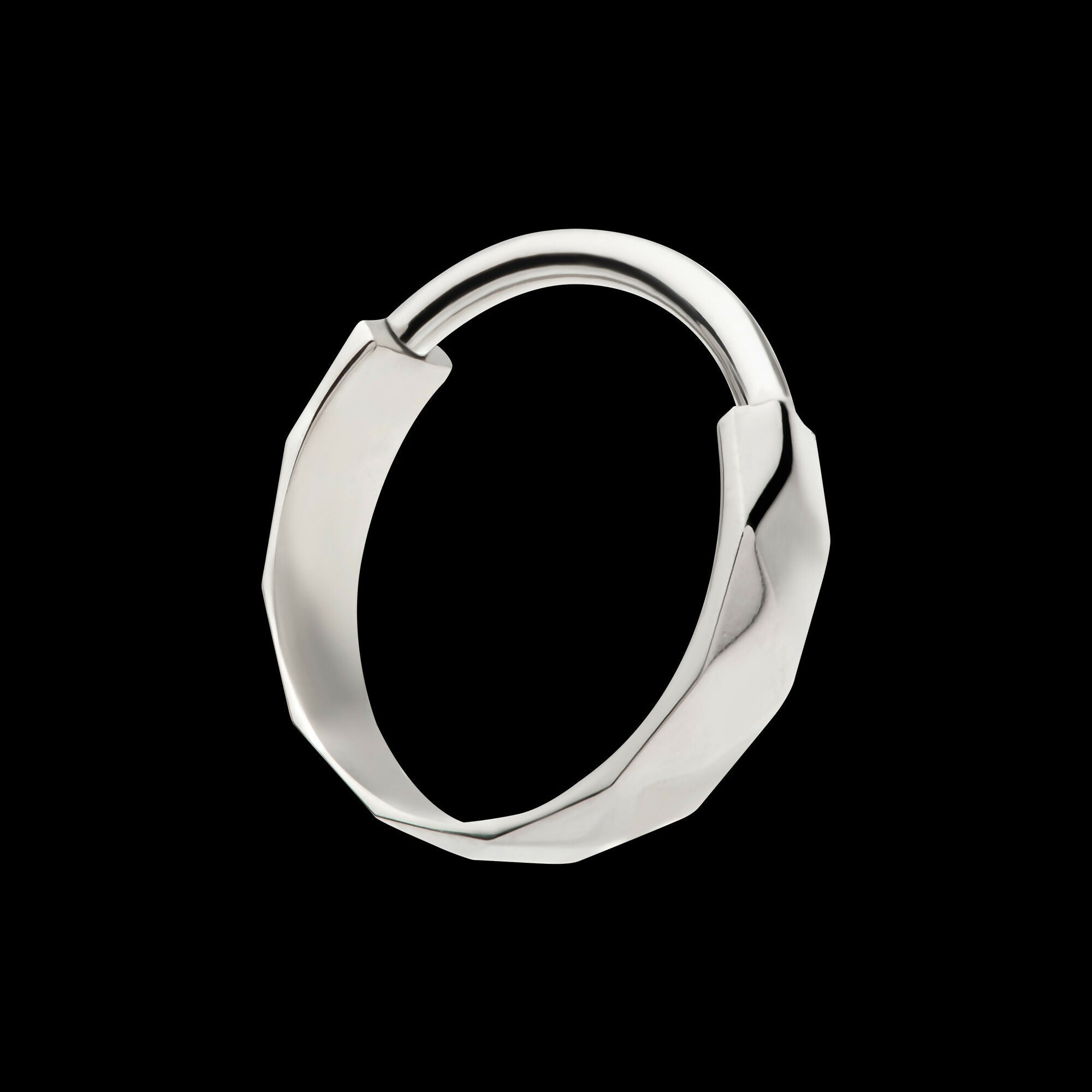 Diamond Cut Pattern Side Facing Hinged Segment Clicker Hoop Earring / Nosering – Titanium