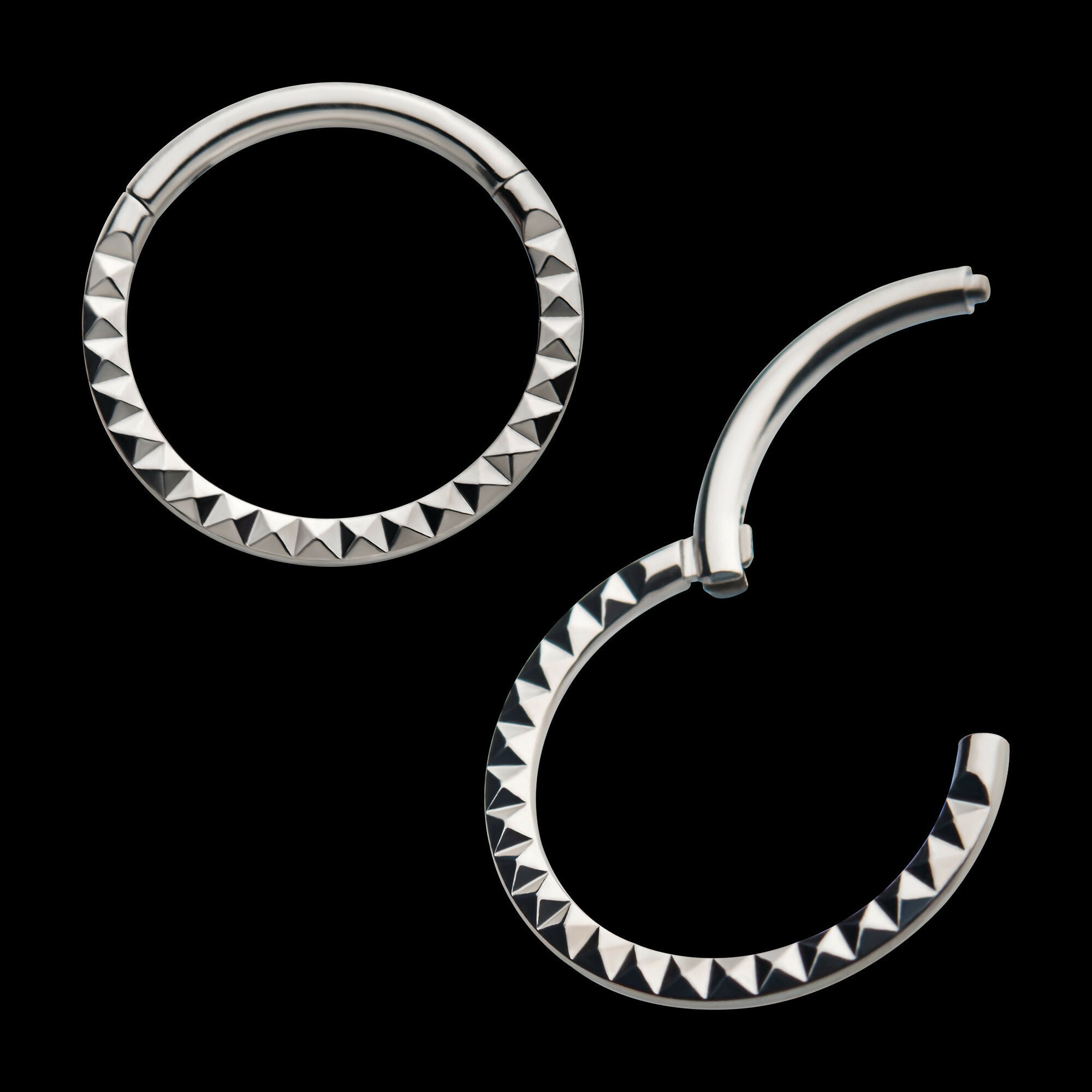 Pyramid Design Front Facing Hinged Segment Clicker Hoop Earring / Nosering – Titanium