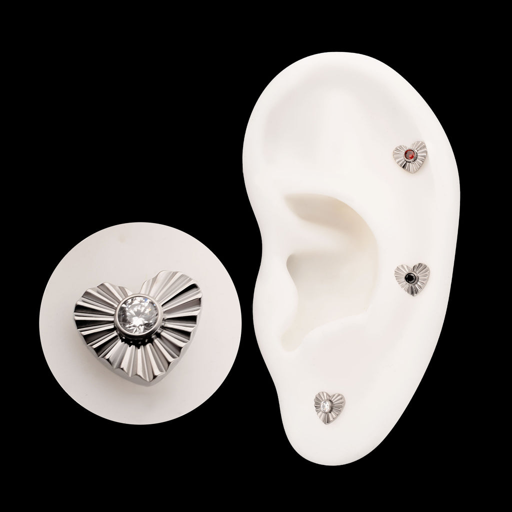 Corrugated Heart with Bezel Gem Flatback Stud Earring / Nosering - Gem in Titanium